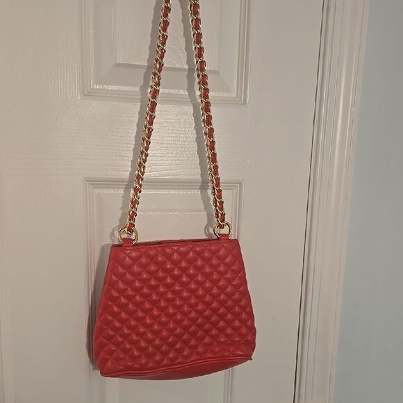 Red Quilted Chain Shoulder Bag - Picture 4 of 4